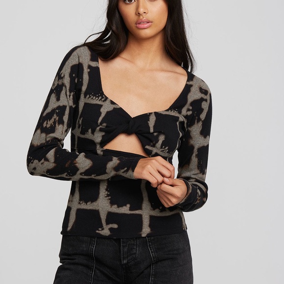 CHASER RECYCLED VINTAGE RIB LONG SLEEVE TOP WITH TWIST DETAIL - Picture 11 of 12